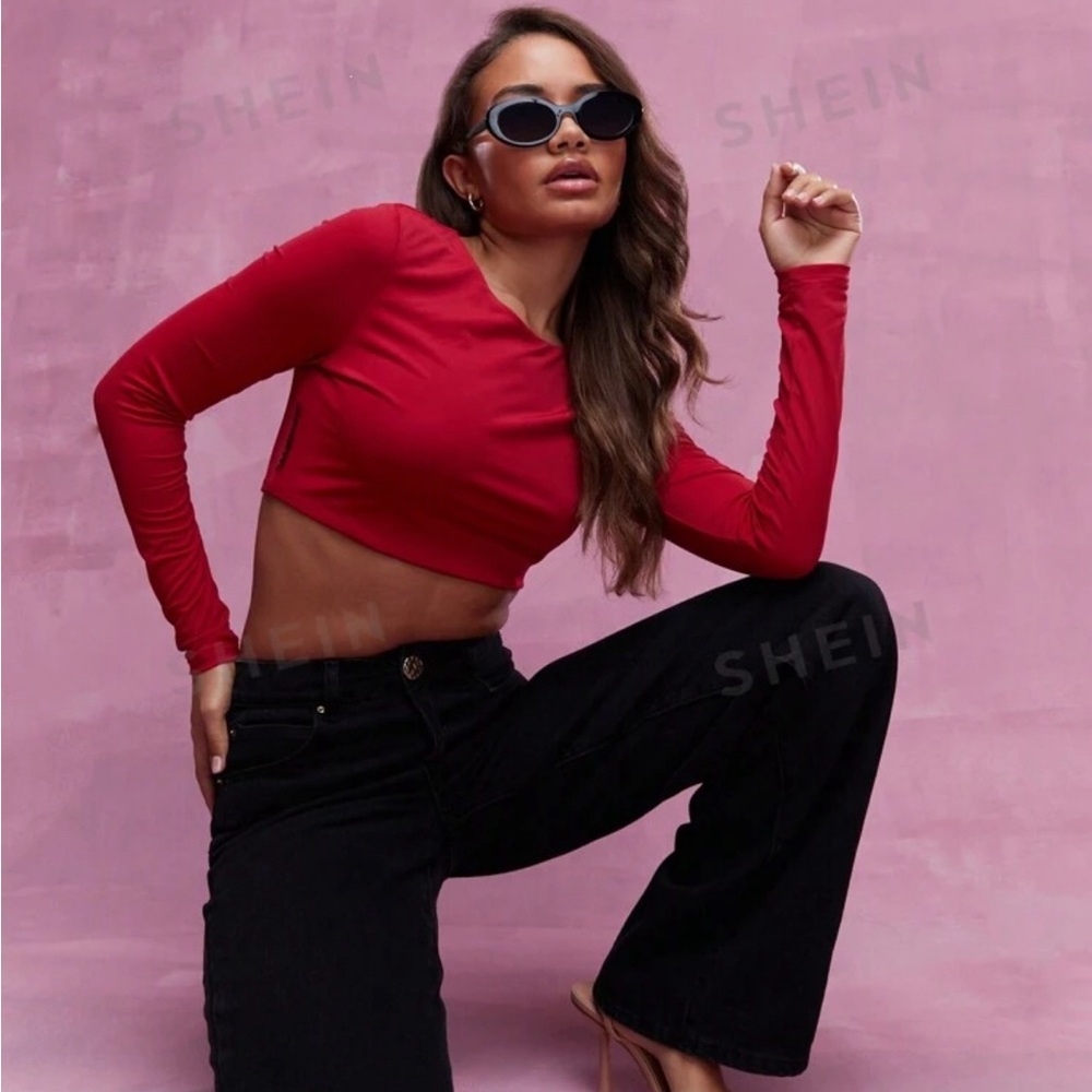 NWOT Misguided red long sleeve crew neck crop top